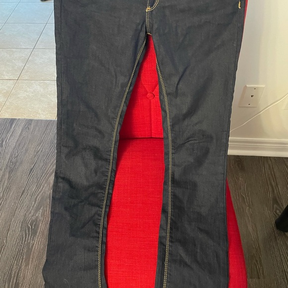 Gorgeous Tory Birch Jeans - Picture 2 of 2